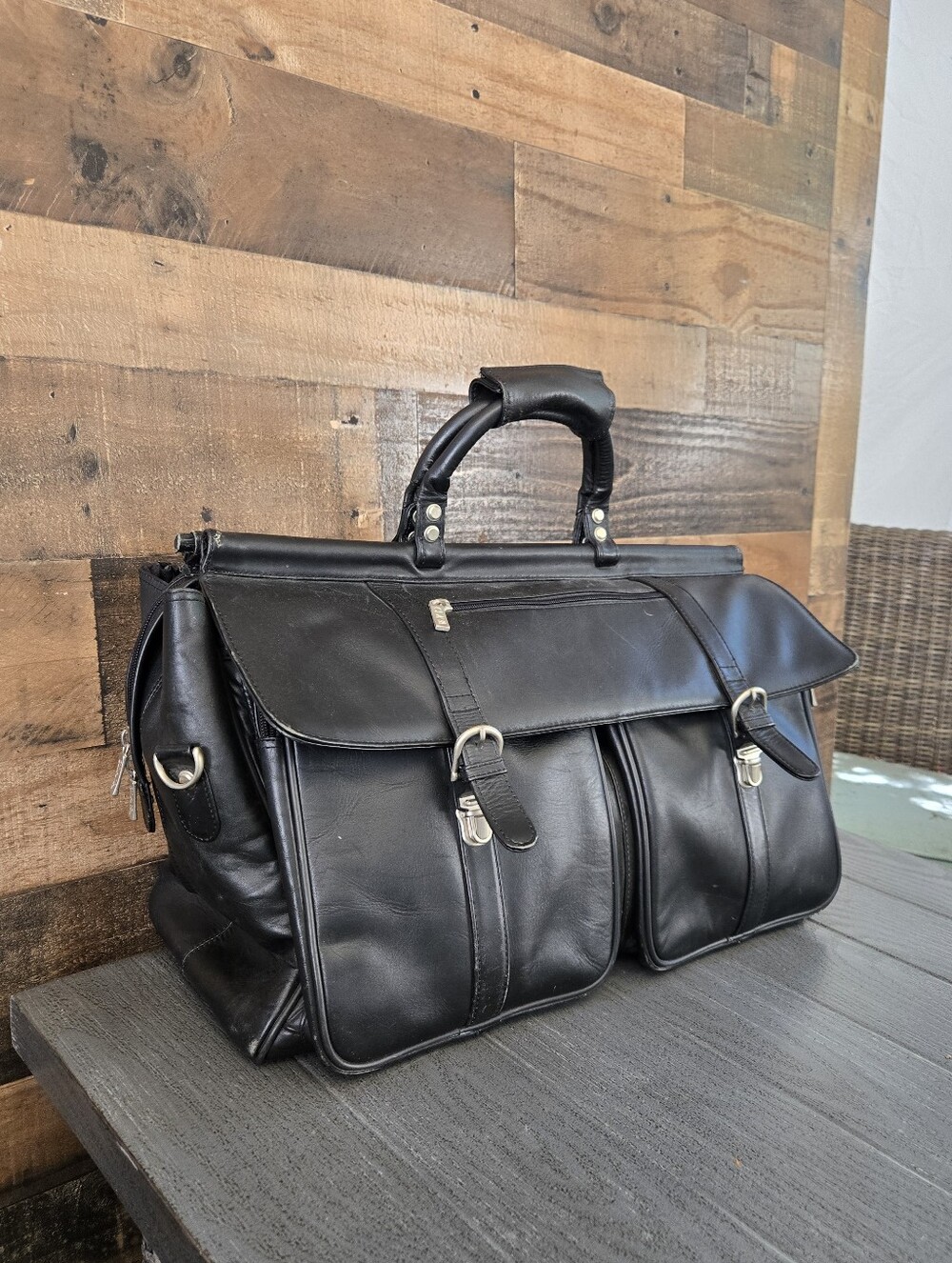 The Clava 049BLK Premium Handcrafted Top-Grain Black Leather Business Bag